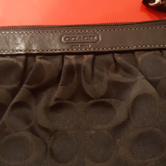 Coach clutch - Picture 2 of 3